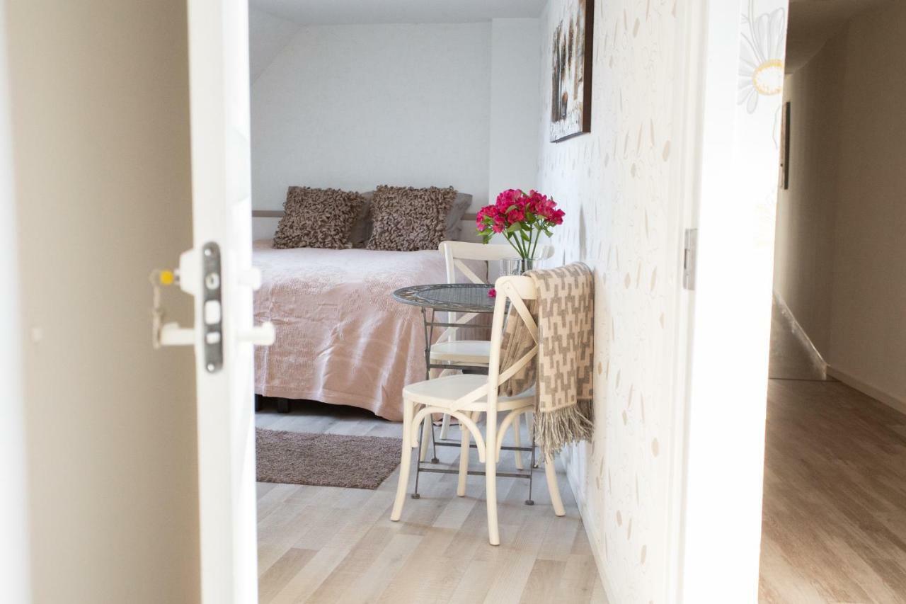 Suviste Guesthouse กูรัซซาเร ภายนอก รูปภาพ