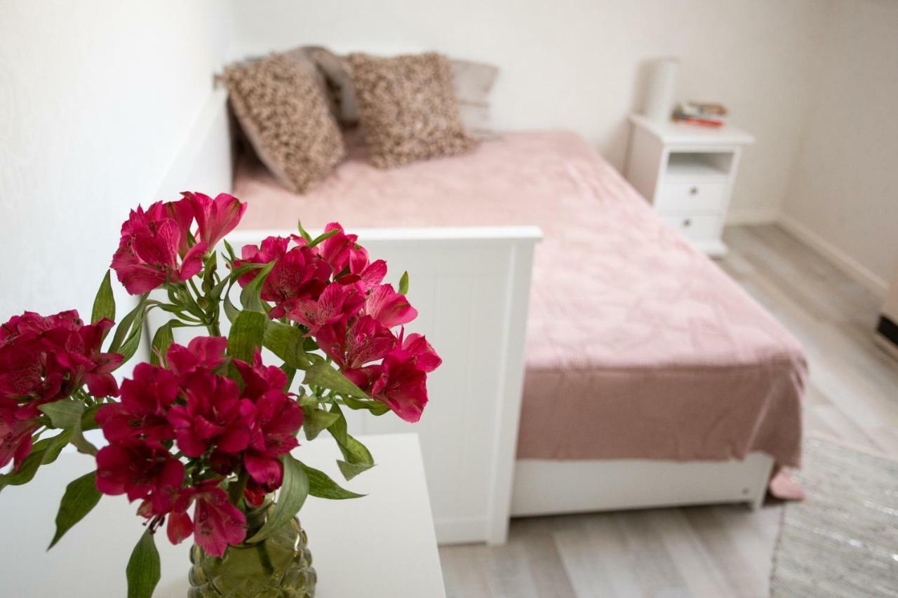Suviste Guesthouse กูรัซซาเร ภายนอก รูปภาพ