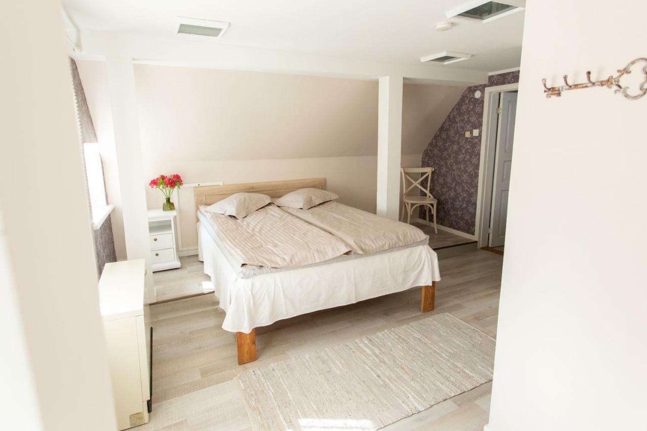 Suviste Guesthouse กูรัซซาเร ภายนอก รูปภาพ